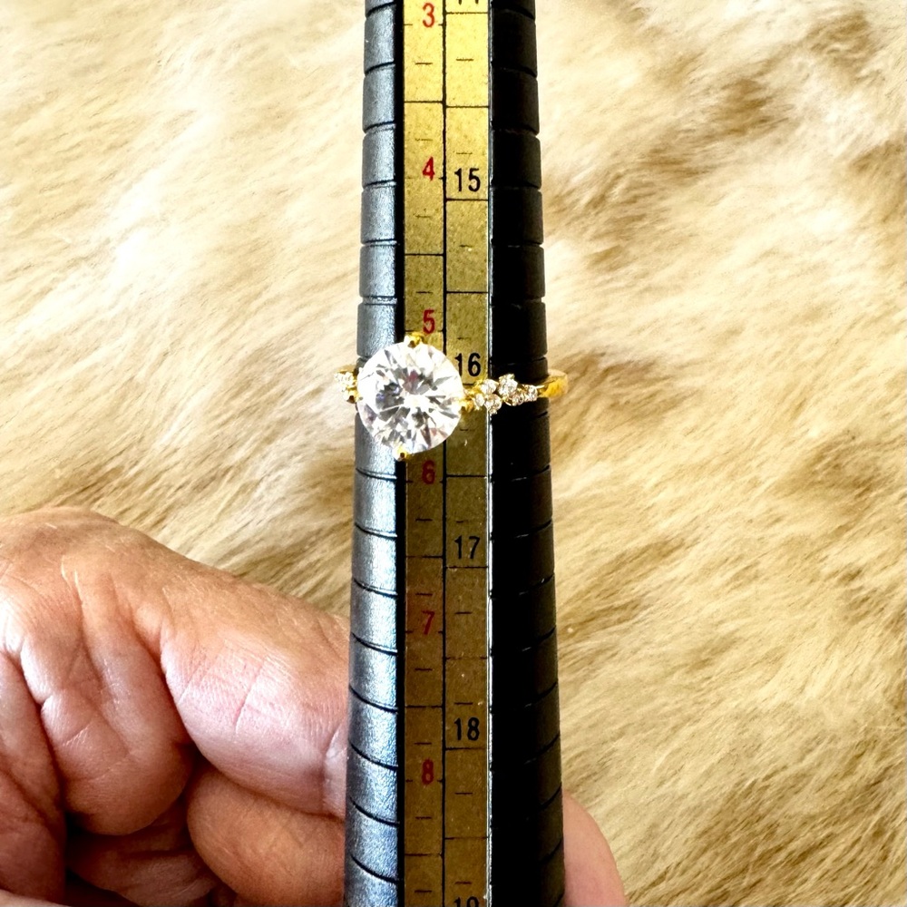 Gorgeous NWOT gold-plated engagement ring 5.5 - Picture 9 of 11